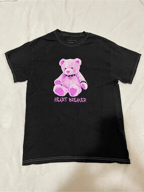 Full Tilt Heart Breaker Pink Teddy Bear Graphic Tee in Black Size Small
